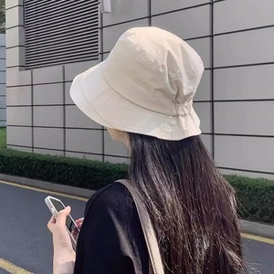 หมวกทรงบักเก็ตสีพื้นสำหรับผู้หญิง ผ้าฝ้ายระบายอากาศ ป้องกันแสงแดด ปีกกว้าง หมวกป้องกันรังสียูวีสำหรับฤดูร้อน สำหรับผู้ใหญ่ - Product Image 1