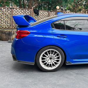 ซูบารุ WrX Sti Va 2015 2021 สติ๊กเกอร์มุมกันชนหลังสีดำเปียโนลายคาร์บอนไฟเบอร์แบบมีกาวในตัวอะไหล่ตกแต่ง - Product Image 1