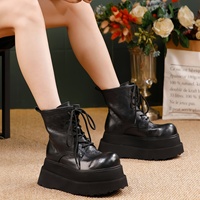 Bottines Martin à lacets à semelle épaisse pour femmes aux pieds fins, dessus en cuir de vachette pleine fleur lavé