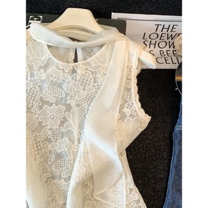 Nouvelle Collection 2026 – Débardeur en Dentelle Florale Transparente Chic à la Française avec Ruban en Mousseline pour Superposition – Vente en Gros - Product Image 4
