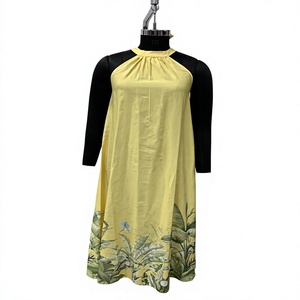 Robe maxi à imprimé tropical jaune avec manches longues noires, col haut, coupe ample, robe décontractée d'été en coton tissé - Product Image 1