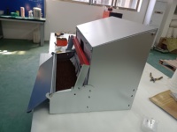 Coussinets automatiques de nichoir pour poules dans la cour arrière pour la ponte des œufs.