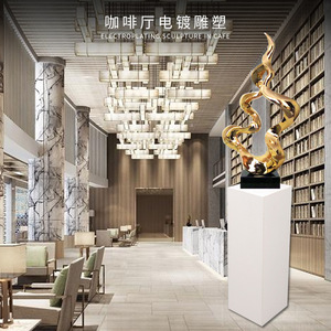 Escultura abstracta de oro galvanizado de 460*160*830 mm, decoración artística para suelo, para cafetería y decoración de interiores del hogar. - Product Image 1