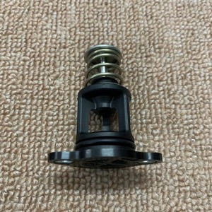 Termostato para Motor BMW B48 11517644809, Tapa de Sellado de la Base de la Bomba de Agua para las Series 3, 5 y 7, Pieza de Repuesto - Product Image 3