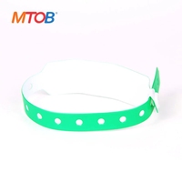 100% étanche passif ISO14443A RFID PVC bracelet jetable vinyle RFID bracelets pour la gestion de parc à thème