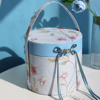 Boîte cadeau de luxe carrée personnalisée en gros pour mariage et anniversaire, en matériaux recyclés, avec gaufrage et fermeture magnétique, grande capacité pour