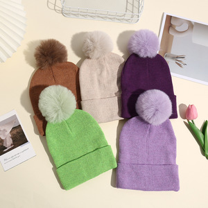 Casquettes en acrylique brodées avec logos personnalisés, bonnets d'hiver en tricot avec <span class=keywords><strong>pompon</strong></span>, <span class=keywords><strong>bonnet</strong></span> <span class=keywords><strong>noir</strong></span> adapté aux hommes et aux femmes - Product Image 3