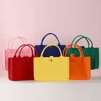 Sac fourre-tout en feutre recyclé rose écologique avec breloque en peluche, idéal pour cadeaux d'enfants, vente en gros, logo personnalisé, directement de l'usine, pour fêtes et événements