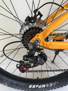 Vélo électrique de qualité supérieure de 26 pouces avec moteur et cadre en acier pour adultes - Product Image 3