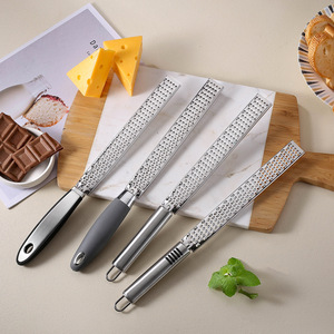 Rallador de queso de acero inoxidable, herramienta de cocina multifuncional para queso, chocolate, limón, repostería y preparación de alimentos - Product Image 1