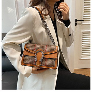 Bolsos de mujer de Color de contraste a cuadros minimalistas a la moda, bolso cruzado ligero con cadena de un solo hombro, bolso cuadrado pequeño para mujer - Product Image 4