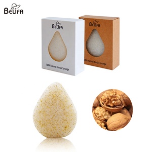 Éponge naturelle en konjac biologique Belifa, en forme de coquille, pour le corps et le visage, nettoyage en profondeur, exfoliation, noix de Grenoble, avec boîte - Product Image 1