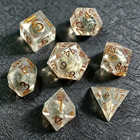 Nouvel Arrivage Offre Spéciale : Jeu de dés polyédriques DND en résine, à coins vifs, noyau liquide transparent, perles rondes grises, pour jeux de table DND