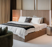 Lit King Size Moderne de Luxe en Velours Premium avec Tête de Lit Lumineuse, Ensemble de Meubles de Chambre pour Projet de Villa