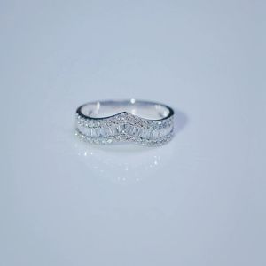 Anillo Xinfly de Oro Blanco Real de 18K con Diamante de Corte Princesa de 0.65 Quilates, Diseño de Espiga en Forma de V, Estilo Clásico para Bodas y Fiestas - Product Image 2