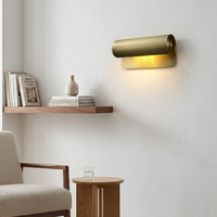 Applique murale LED moderne en cuivre doré pour couloir, style postmoderne, pour hôtel, salon, chambre à coucher, éclairage d'ambiance en laiton