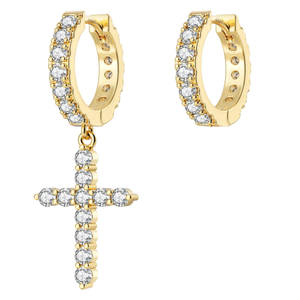 Boucles d'oreilles créoles en argent 925 plaqué or 14K avec pendentif croix et cristaux de strass taille brillant rond sertis clos, unisexe - Product Image 1