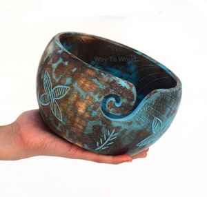 Grand bol à laine en bois fait à la main, durable, écologique, portable, artisanal, design lisse pour le crochet, le tricot, la laine - Product Image 3