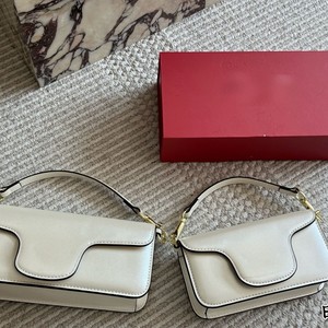 Women's Chest Bag Genuine Leather Horizontal <b>Square</b> White Gold Black Pink Two Handles Cover Type Everyday Outfits Spring 2026 - Product Image 4