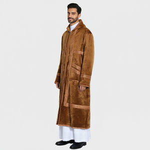 Hochwertiger Arabischer Umweltfreundlicher Winter-Mantel mit Kapuze Farwa Gebetsrobe Farwa Bisht Pelz Herren-Wintermantel - Product Image 6