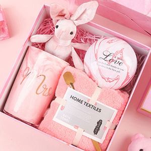 Ducha promocional más Nuevo vidrio, tazas cuchara juguete Toalla de baño suave conejo juguete 5 piezas baño regalo de boda conjunto para niñas y mujeres/ - Product Image 1