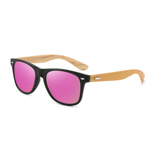 Gafas de Sol con Marco Negro y Lentes Rojas, Protección UV400, Unisex, para Uso en Exteriores - Product Image 2