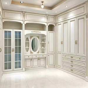 Dressing sur mesure de luxe avec portes vitrées, système de rangement pour chambre à coucher et dressing - Product Image 4