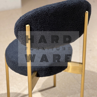 Chaises de mariage empilables d'extérieur en velours noir et métal doré pour banquets d'hôtel modernes