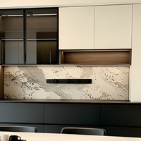 Buffet Modulaire Personnalisé avec Unité Murale Intégrée et Dosseret Effet Pierre pour Rangement Domestique Moderne
