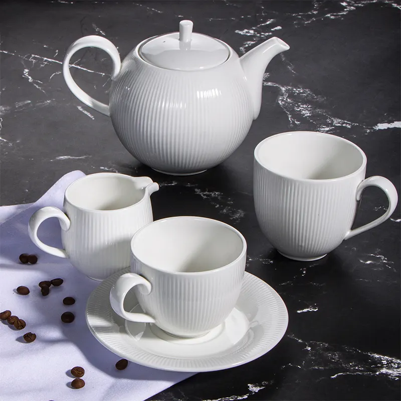 Set cangkir teh keramik untuk restoran Hotel putih Modern Set dapur cangkir Espresso porselen timbul cangkir Pot teh dan piring