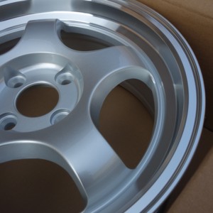 Rines <span class=keywords><strong>de</strong></span> Aleación Plateados S1 <span class=keywords><strong>de</strong></span> 14/15 Pulgadas 4x100 para Automóvil <span class=keywords><strong>de</strong></span> Pasajeros Honda Toyota <span class=keywords><strong>Mazda</strong></span> Mitsubishi Kia Diseño Cóncavo Reemplazo OEM - Product Image 4