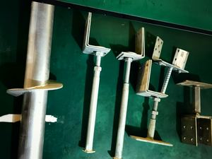 Ancres de <span class=keywords><strong>pied</strong></span> de clôture en forme de U Béton d'<span class=keywords><strong>ancrage</strong></span> de <span class=keywords><strong>poteau</strong></span> galvanisé robuste dans le sol - Product Image 4