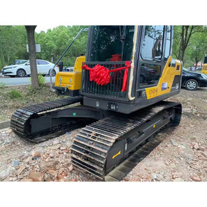 Excavatrice sur chenilles hydraulique Volvo EC140D d'occasion, 14 tonnes, 90% NEUVE, modèle 2023, moteur Volvo d'origine, capacité de la benne de 0,66 m³, pompe testée, vidéo - Product Image 3
