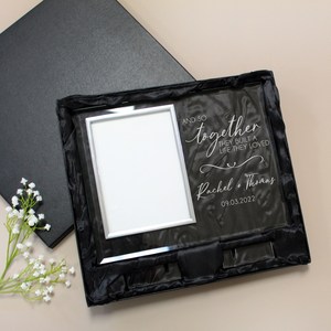 Cadre <span class=keywords><strong>photo</strong></span> personnalisé en <span class=keywords><strong>verre</strong></span> gravé transparent 2026 pour souvenir de mariage - Product Image 6
