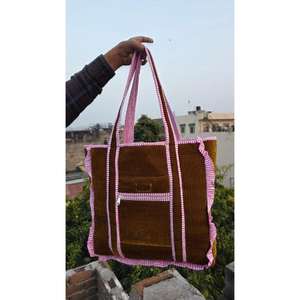 Bolsa de Viaje Acolchada de Algodón, Hecha a Mano con Estampado Tradicional, Elegante, Resistente y Ligera - Product Image 4