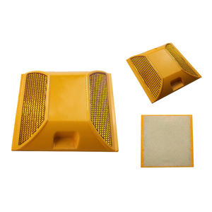 चिंतनशील प्लास्टिक रोड स्टड - Product Image 4