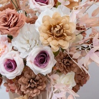 NEU Handgefertigte Kaffeebraune und Rosa Seidenblumen Luxuriöse Bodendekoration für Hochzeiten Rosenarrangement Hotel-Szenendekoration Bankett-Requisiten