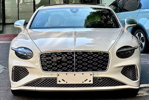 Per Bentley <span class=keywords><strong>Continental</strong></span> <span class=keywords><strong>GT</strong></span> 2004-2024 aggiornamento al Kit carrozzeria 2025 fari anteriori e posteriori paraurti luci posteriori - Product Image 5