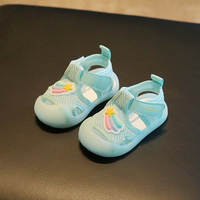 Nouvelles sandales d'été pour enfants, en maille ajourée, à semelle souple, décontractées, avec fermeture auto-agrippante et motif étoile, pour garçons et filles