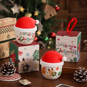 230ml Classic Christmas Ceramic Coffee Mug with Silicone Lid for Presents - Product Image 4