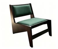 Fauteuil de loisirs en tissu confortable et luxueux, avec rembourrage en éponge et structure en bois de frêne, idéal pour salon, hôtel, appartement, chambre, villa, bureau ou club.