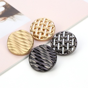 กระดุมเย็บเสื้อผ้าคุณภาพสูง ออกแบบตามสั่ง สำหรับเสื้อโค้ทผู้หญิง - Product Image 6