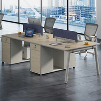 Ensemble de bureau et chaise modulaires en panneaux de bois pour employés – Poste de travail minimaliste et moderne avec table d'ordinateur