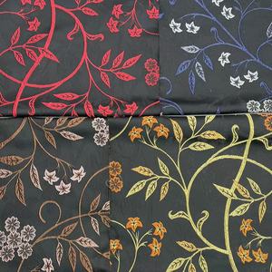 <span class=keywords><strong>Tissu</strong></span> <span class=keywords><strong>brocart</strong></span> dernier cri <span class=keywords><strong>au</strong></span> mètre en polyester haut de gamme jacquard métallique fleurs <span class=keywords><strong>tissu</strong></span> <span class=keywords><strong>brocart</strong></span> pour robe de dame - Product Image 4