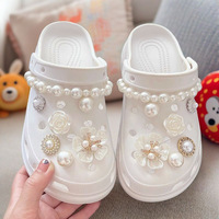 Breloques de sabot en strass, boucles florales DIY, chaînes de perles, accessoires de luxe scintillants pour sandales et chaussures de jardin pour femmes