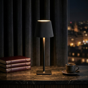 Lámpara de Mesa LED Inalámbrica Recargable por USB, 3 Colores, Intensidad Regulable, con Sensor Táctil, Diseño de Rayas Finas, para Mesa de Comedor o Bebidas - Product Image 1