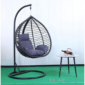 Cadeira de Balanço Tradicional de Aço Durável para Jardim ao Ar Livre para Varanda, Vila e Parque - Product Image 1