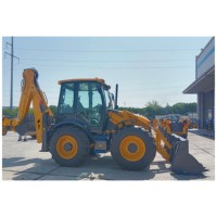 Chargeuse-pelleteuse compacte intégrée 777A, 8,4 tonnes, avec godets 4-en-1 de 1 m³ et 0,2 m³