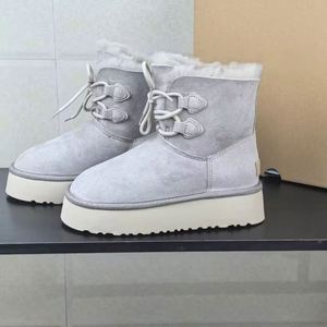 Bottes de neige chaudes d'hiver 2026 de marque, en peau de mouton de haute qualité, de designers renommés, chaussures décontractées de luxe, avec doublure en laine et coton - Product Image 4