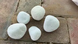 Cheap Price White/Red/Yellow Polished Pebbles Stone For Glass Decoration/Garden Landscape